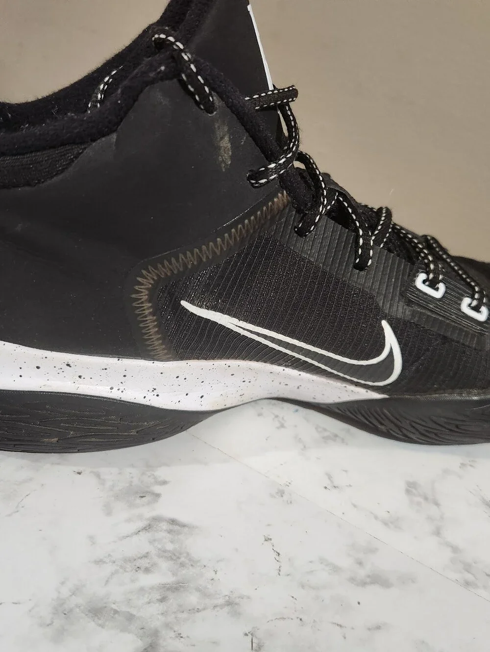 Nike Kyrie Flytrap 4 EP Black White sz 12
